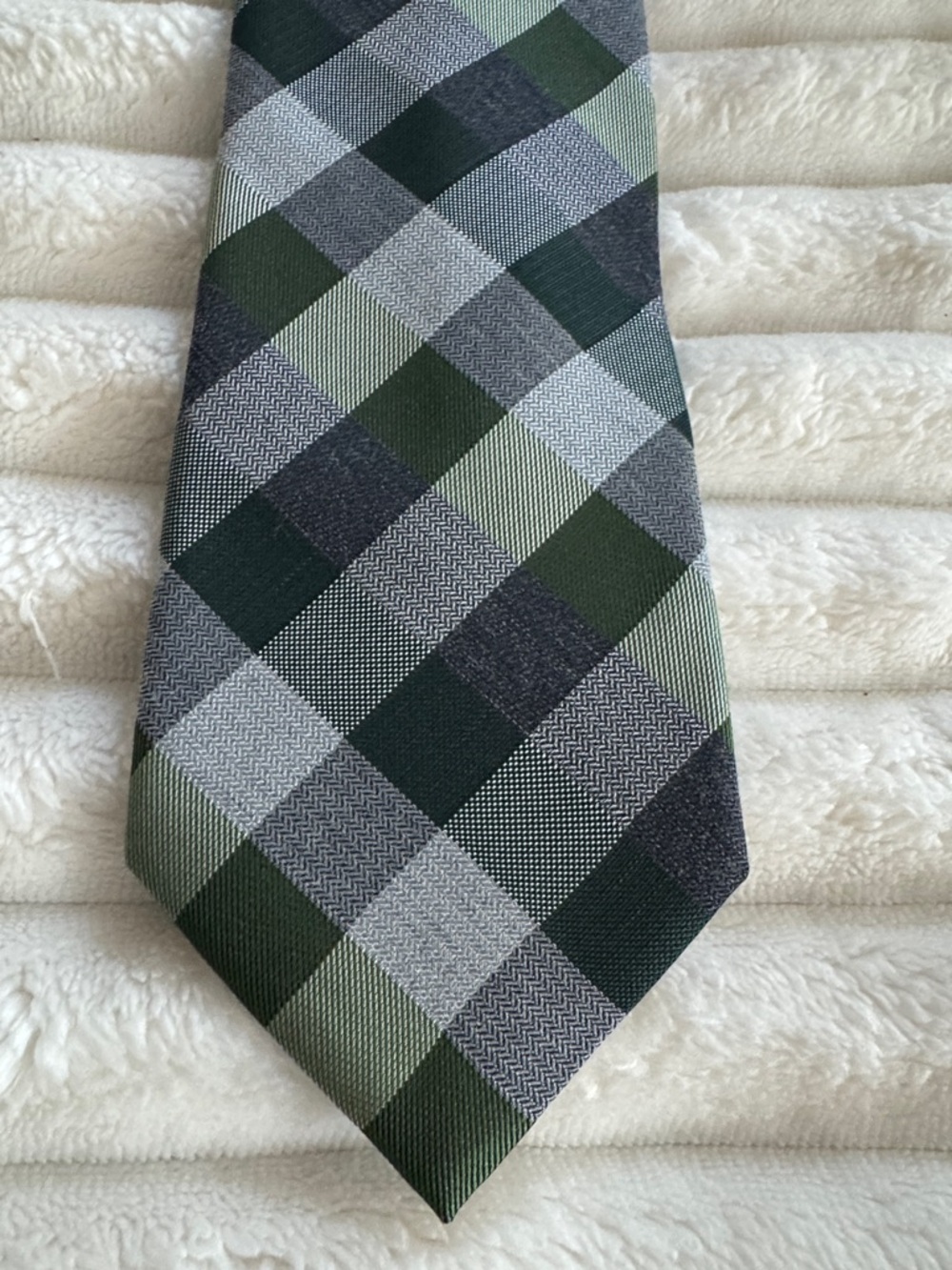 Sharp Style Tie Set - Picture 4 of 9